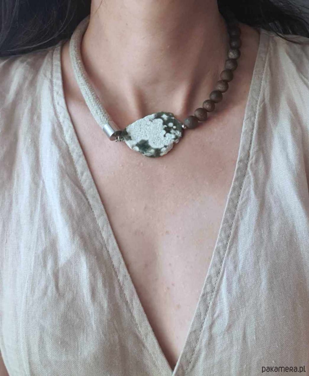 kolie Naszyjnik MOON jaspis oceaniczny, bronzyt, lniany sznur 1