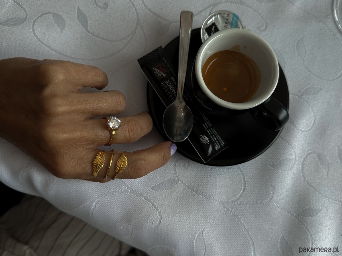 pierścionki złote Pierścionek z różowego złota z dużą cyrkonią 3