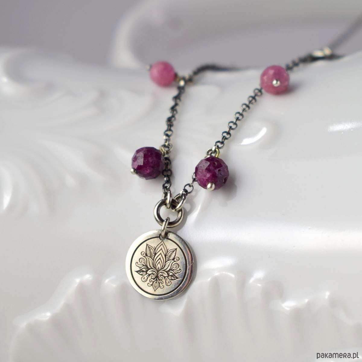 srebrne naszyjniki Rubin i kwiat lotosu - srebrny naszyjnik 4