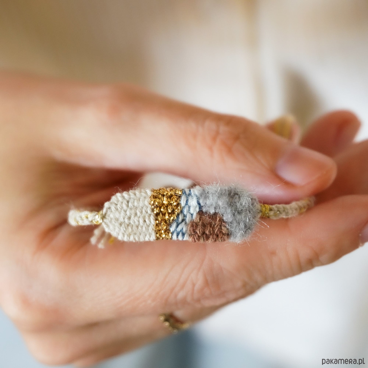 bransoletki na sznurku Ręcznie robiona mini bransoletka, wiązana, w stylu boho 2