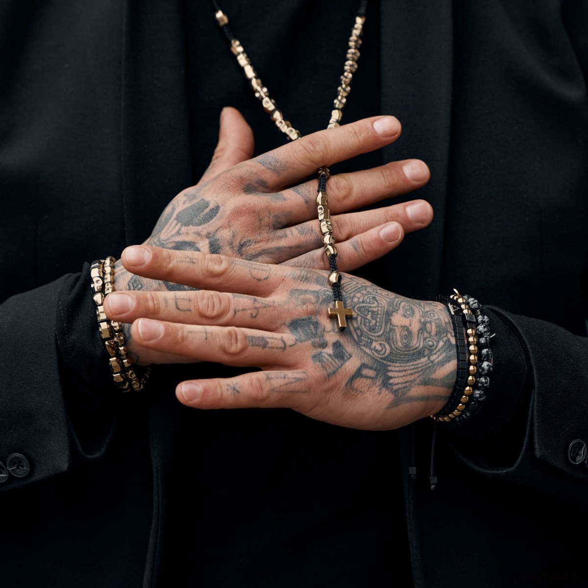 biżuteria męska Męska bransoletka - małe złote czachy 1