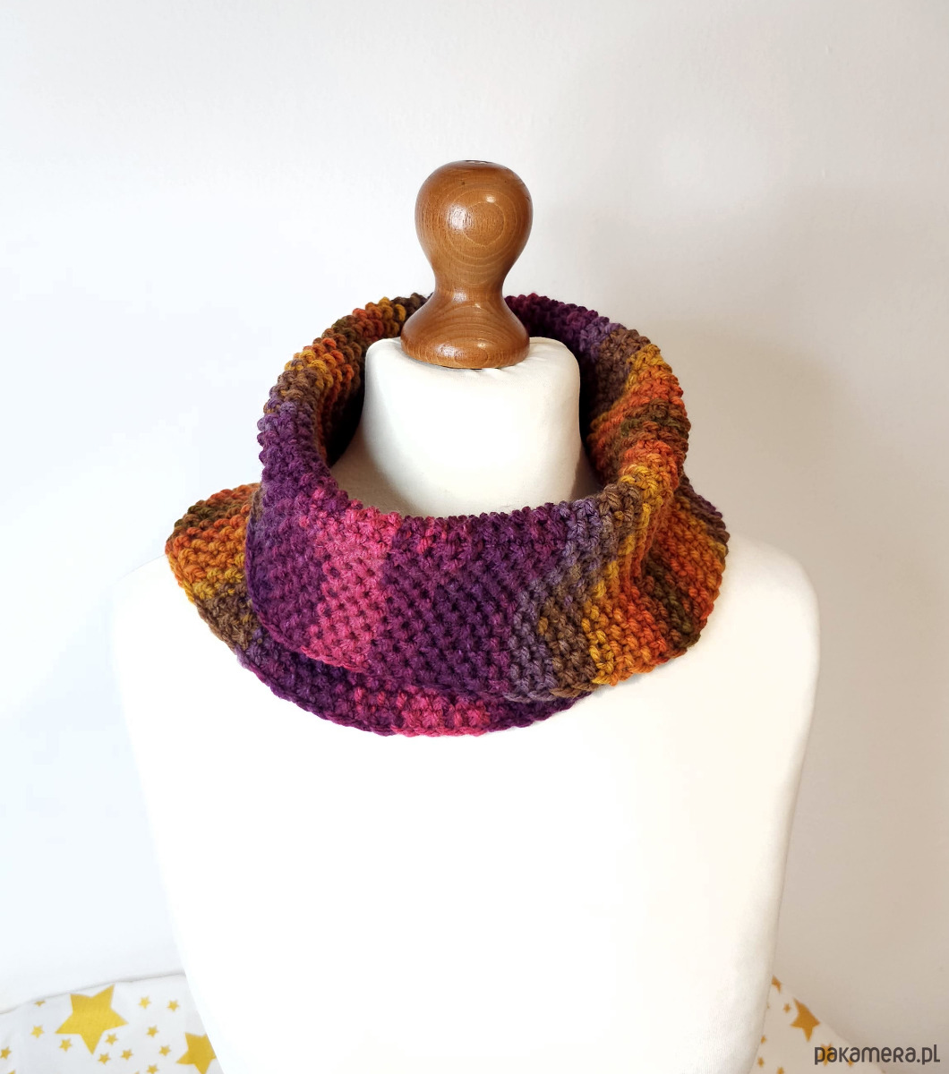czapki damskie 6916 Dzianinowy Zestaw Winter Sunset: Czapka i Komin 2