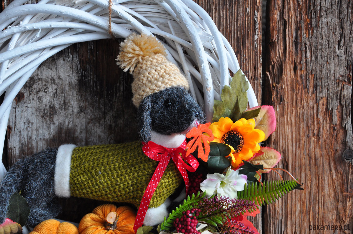 wianki Jesienny wianek z jamniczkiem 1