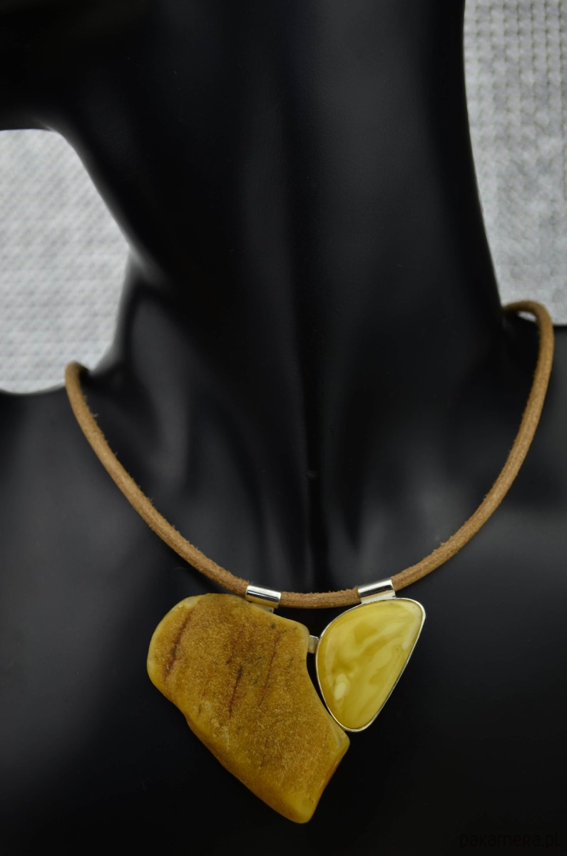 wisiory Naszyjnik z bursztynami: Serce z rzemieniem 1