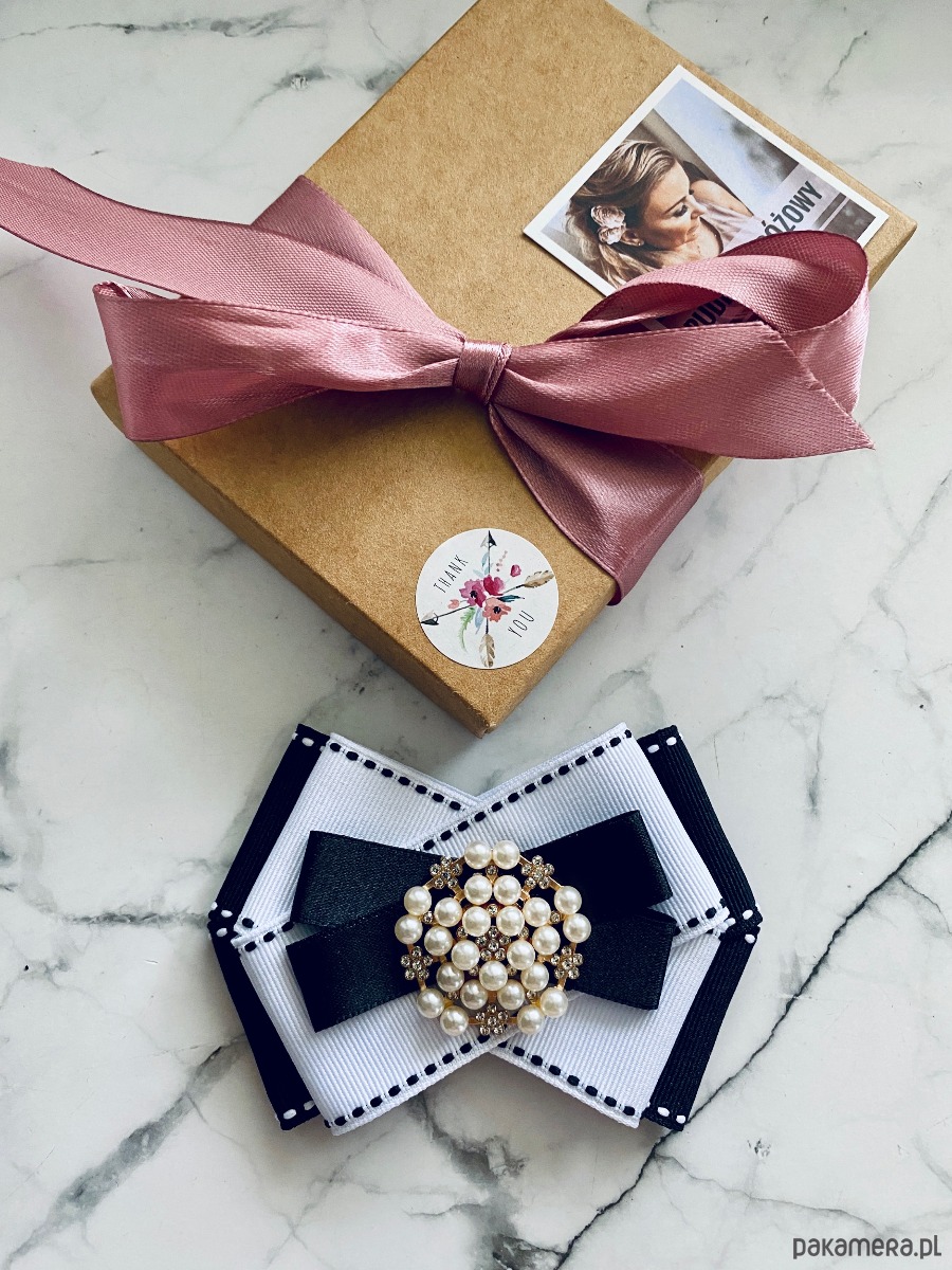 broszki Black & White Brosza   z perłami  NEW 7