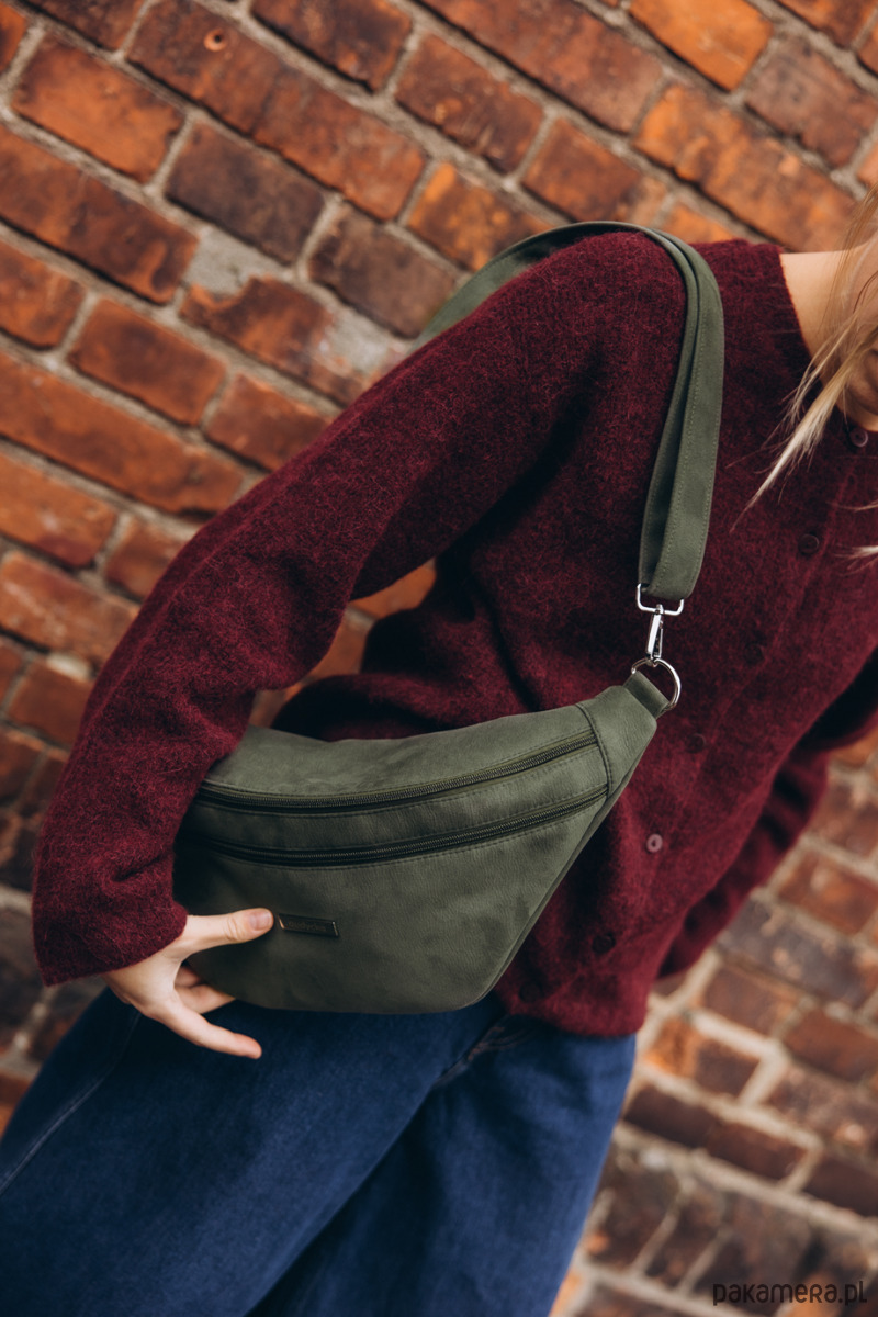 saszetka nerka Nerka XL z grubego nubuku tapicerskiego w kolorze oliwkowym 3