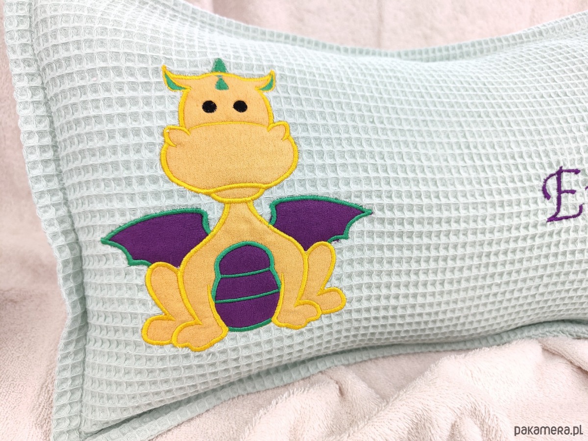 poduszki do pokoju dziecka Personalizowany prezent dla dziecka - imienna poduszka ze smokiem 1