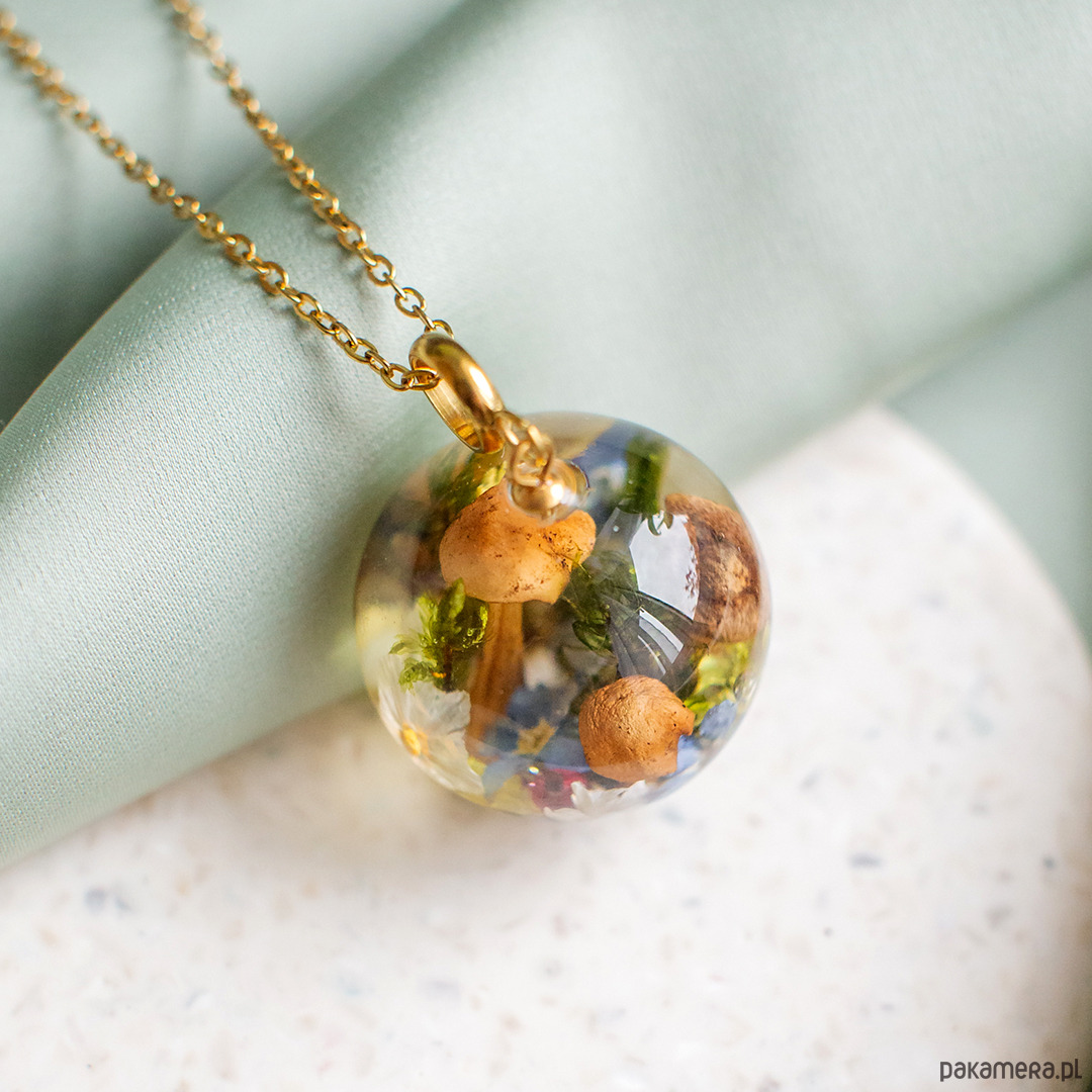 wisiory Naszyjnik z leśną kompozycją 1
