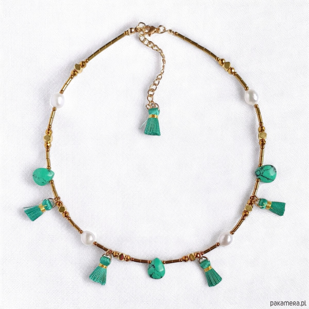 chokery Choker wakacyjny : morska zieleń: perły, hematyt, howlit, chwosty 1