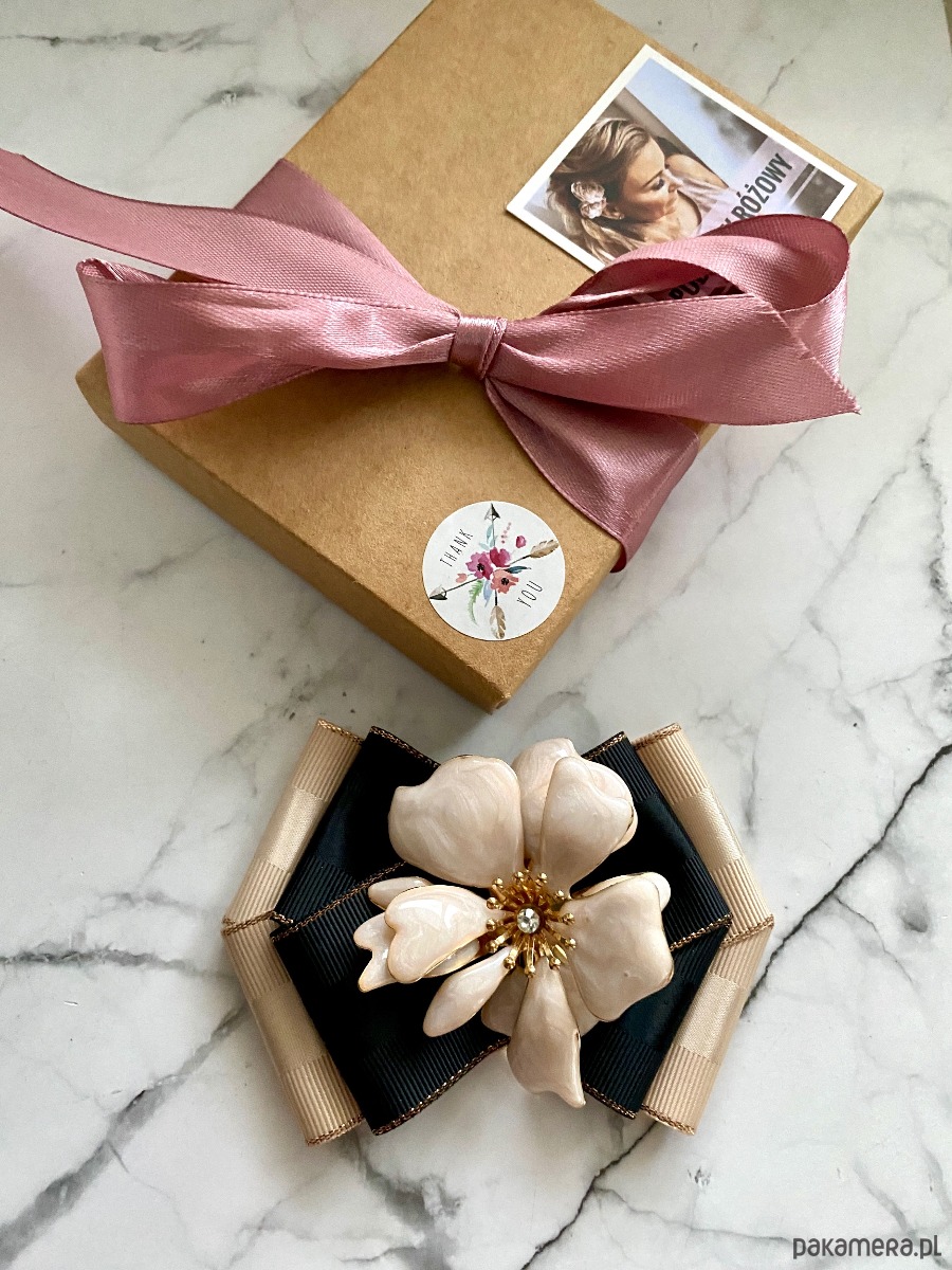 broszki Brosza  z niesamowitym perłowym Kwiatem 3d    NEW 7