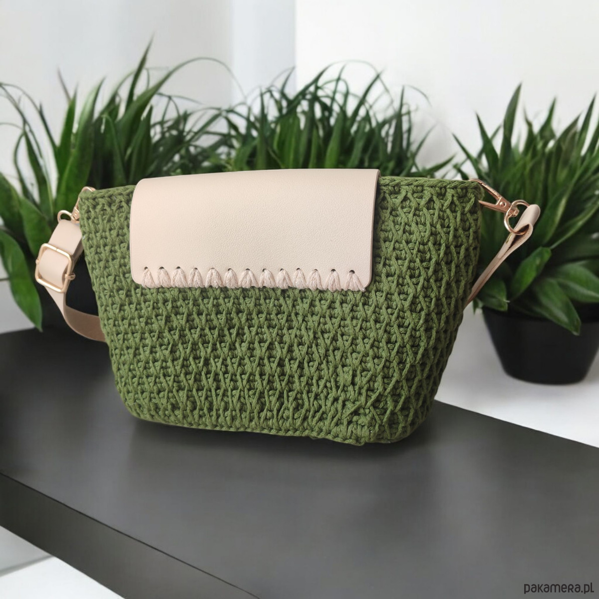 torby na ramię Zielona torebka kuferek z klapką ecru 2