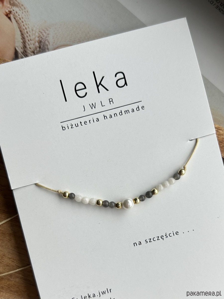 bransoletki z kamieni naturalnych Bransoletka na nitce szary Agat, biały Jadeit i Perła Majorka 2