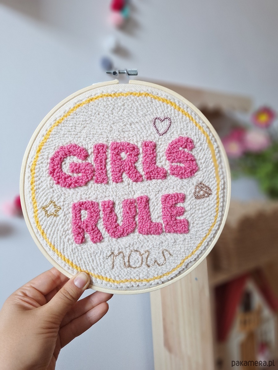 obrazy i plakaty do pokoju dziecięcego Girls Rule Now- dekoracja dla nastolatki 4