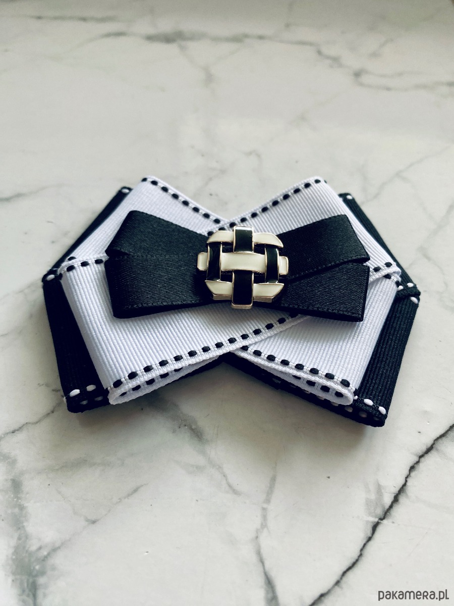 broszki Brosza Black & White z ozdobą  z szachownicy  NEW 2