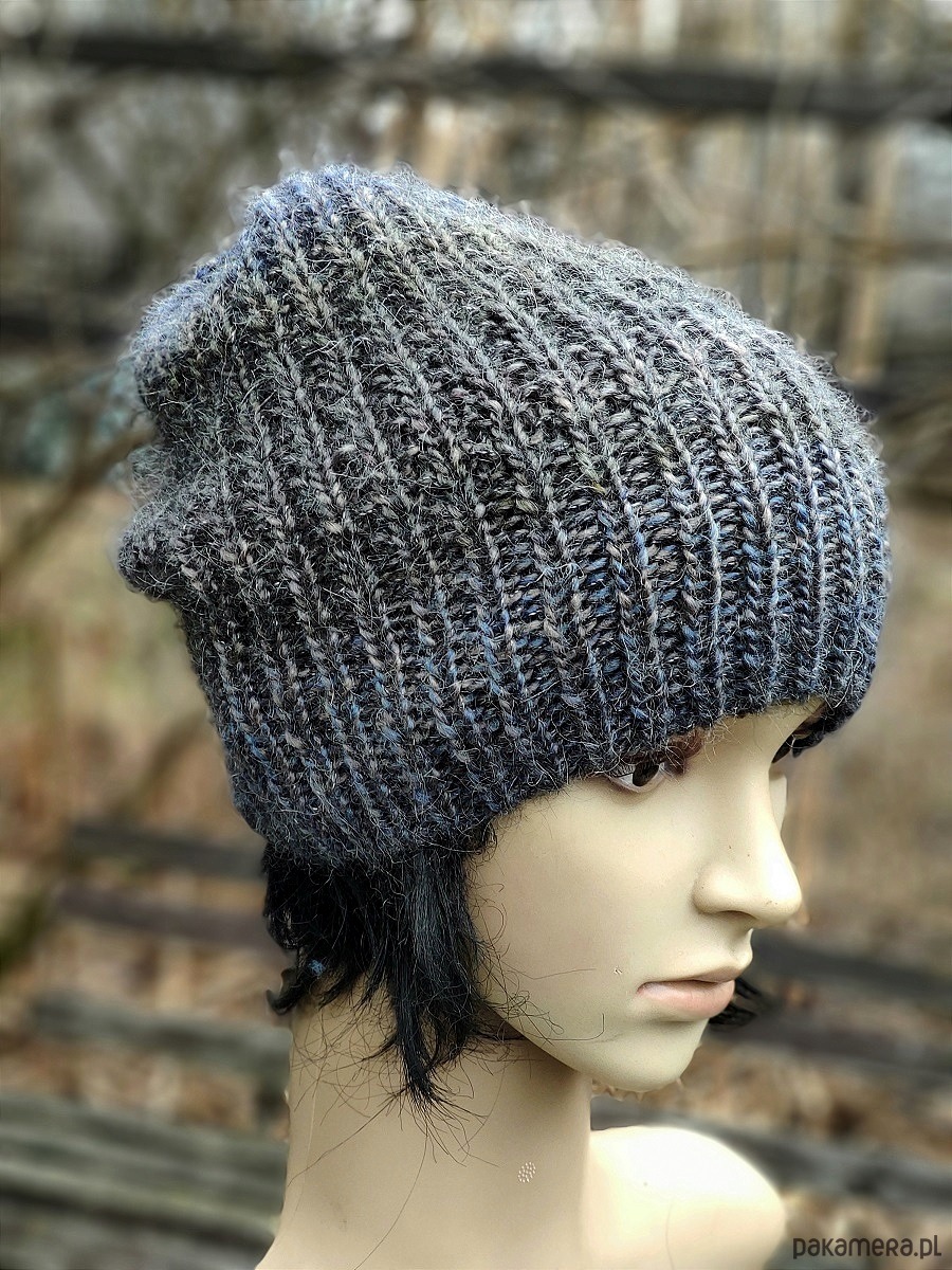 czapki damskie Z oliwką / czapka 2