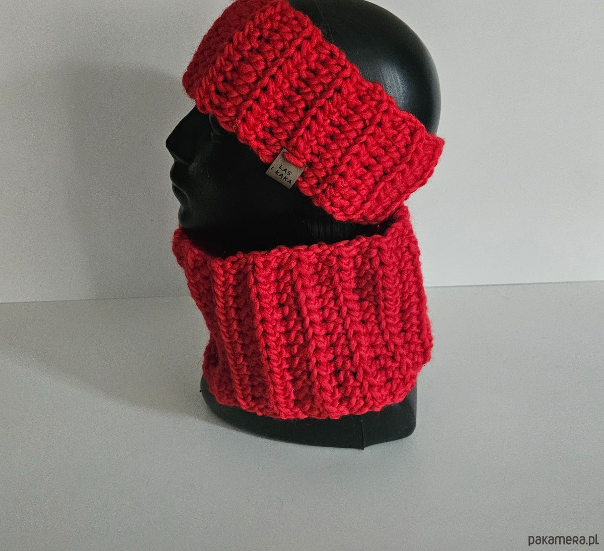 czapki damskie Czerwona Opaska wełniana 1