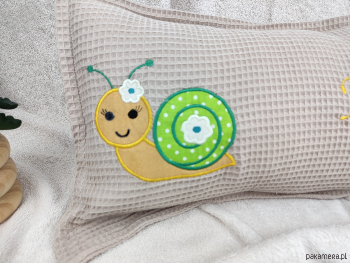 poduszki do pokoju dziecka Personalizowany prezent dla dziecka - imienna poduszka ze ślimaczkiem 1