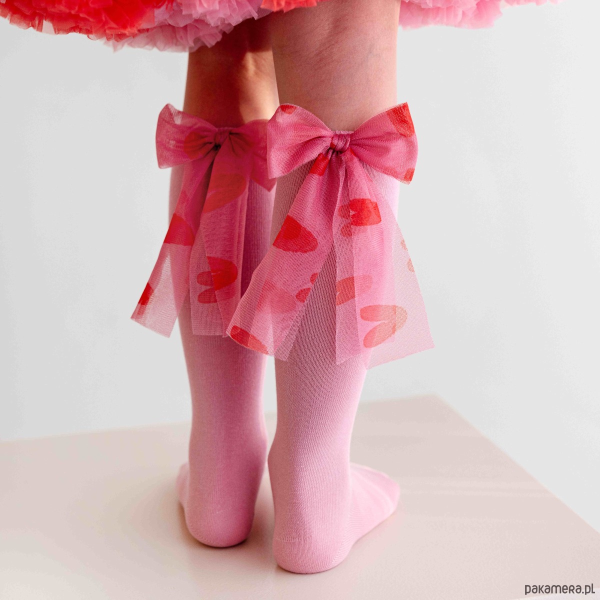 rajstopy i skarpetki dla dziewczynki Candy Bow - Różowe z serduszkiem - dziewczęce podkolanówki 1