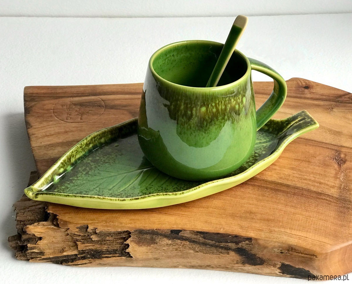 kubki Zielony kubek ceramiczny  z talerzykiem  LIŚĆ 3