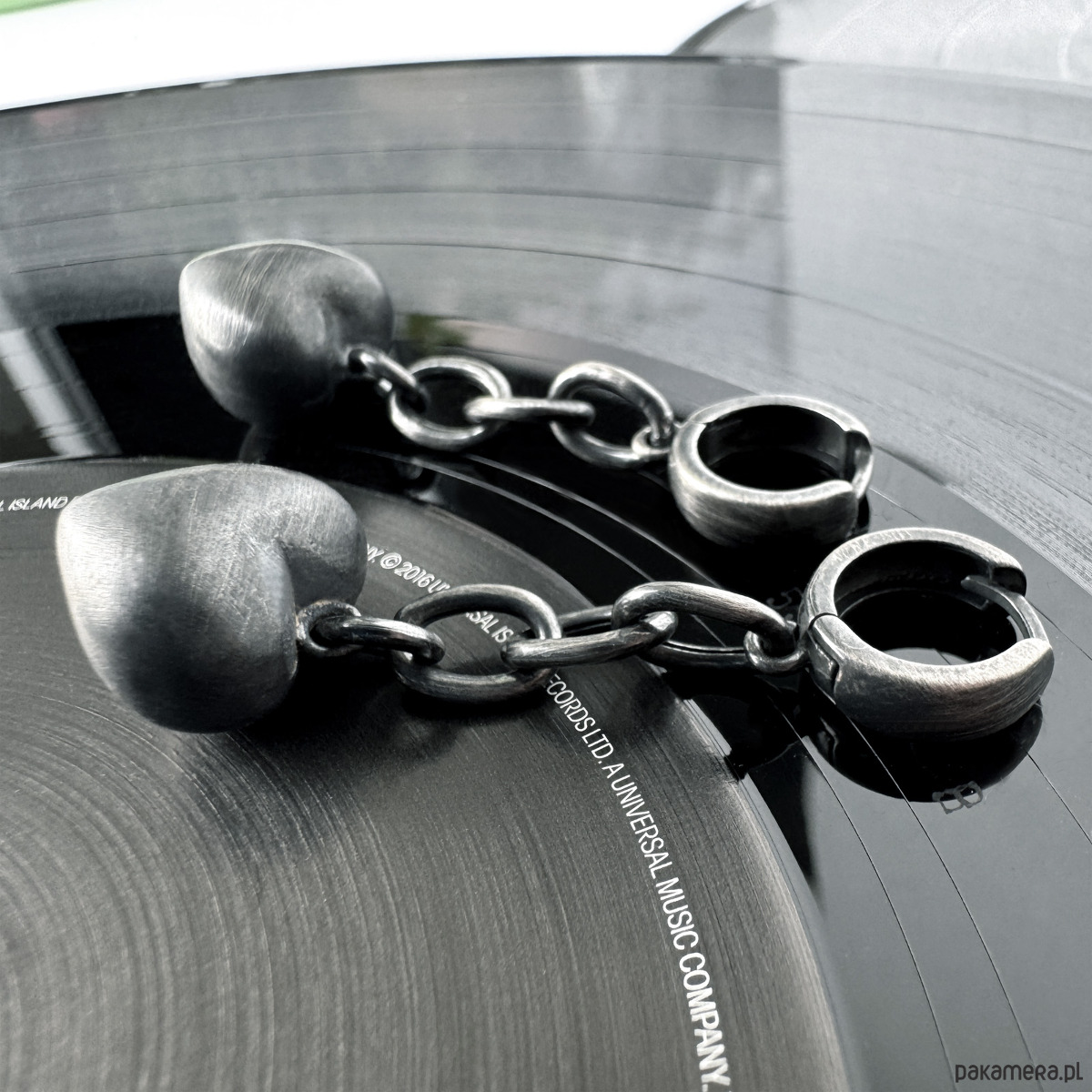 kolczyki srebrne Oksydowane kolczyki srebrne duże Serduszka Rockstar 1