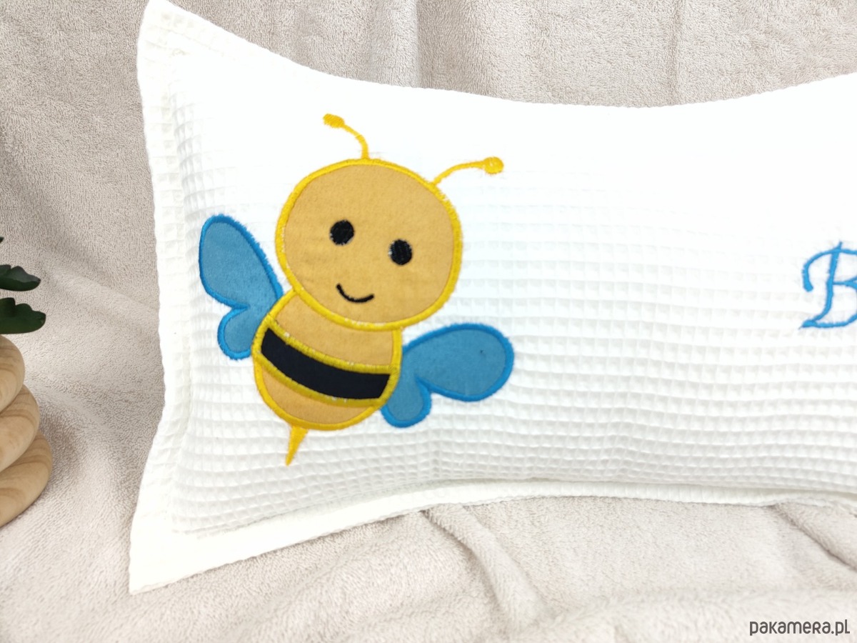 poduszki do pokoju dziecka Personalizowany prezent dla dziecka - imienna poduszka z pszczółką 1