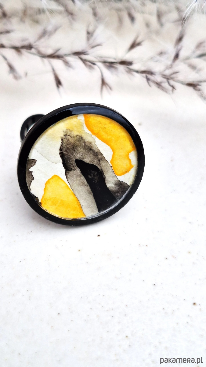 pierścionek z żywicy Pierścionek z kolekcji Gąska 1