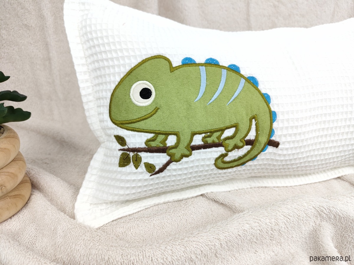 poduszki do pokoju dziecka Personalizowany prezent dla dziecka - imienna poduszka z kameleonem 1