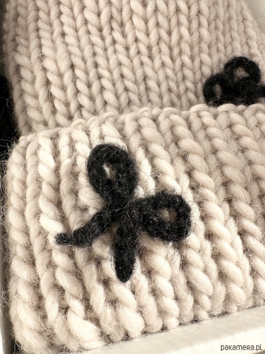 czapki damskie Wełniana czapka w małe kokardki 100% wełna handmade ręcznie robiona 1