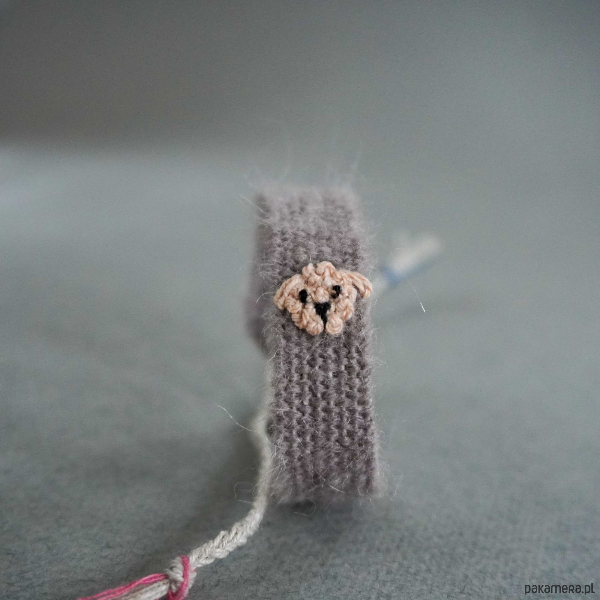 bransoletki na sznurku Bransoletka handmade na sznurku z haftowowanym pieskiem - maltipoo 1