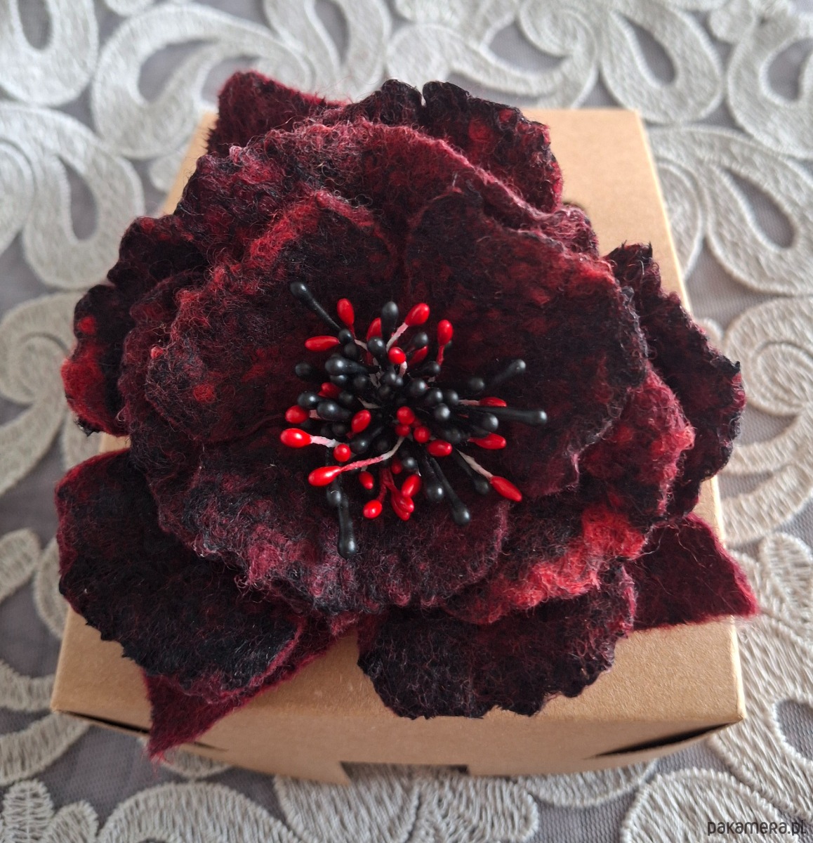 broszki Broszka filcowana Kwiat bordowy 2
