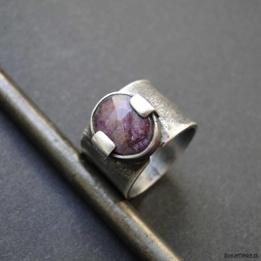 pierścionki srebrne Pierścień Szafir wrzosowy 002 1