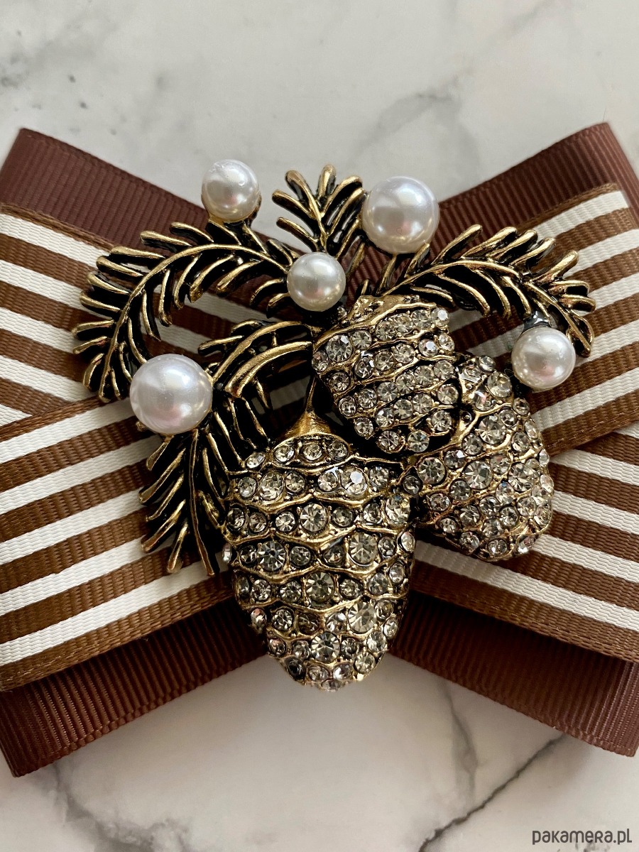 broszki Brosza z okazałymi żołędziami z perłami New Jesień Żołądź 5