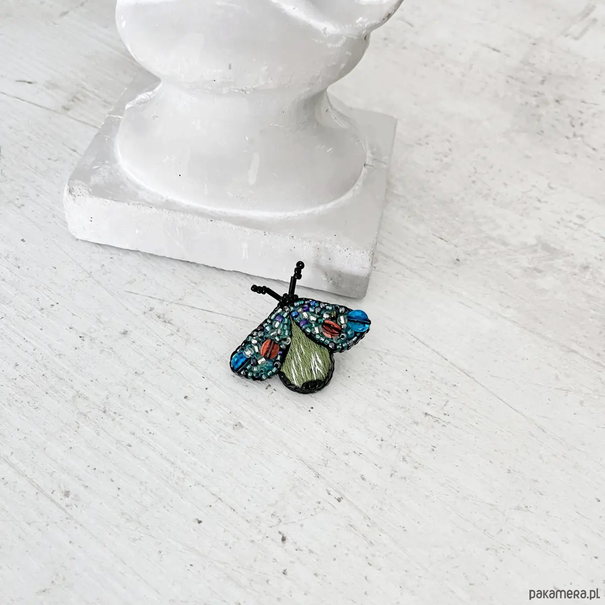 broszki Broszka BZYK 36 ręcznie haftowana przypinka owady koraliki 1