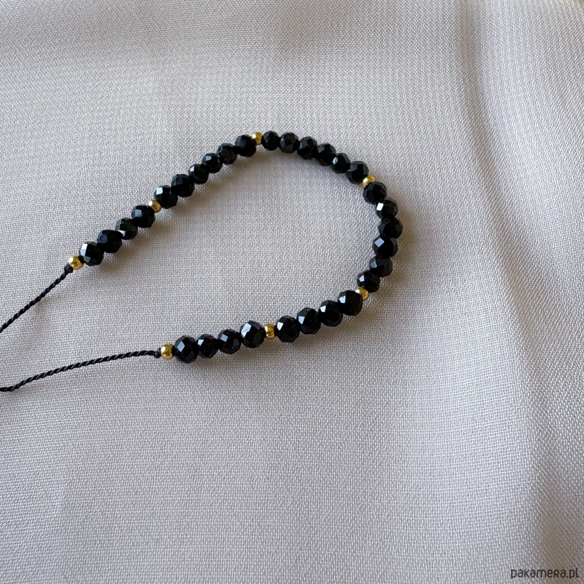 bransoletki na sznurku Bransoletka ochronna z czarnym TURMALINEM 2