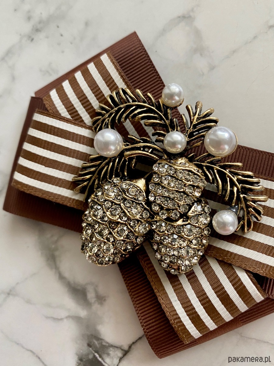 broszki Brosza z okazałymi żołędziami z perłami New Jesień Żołądź 6