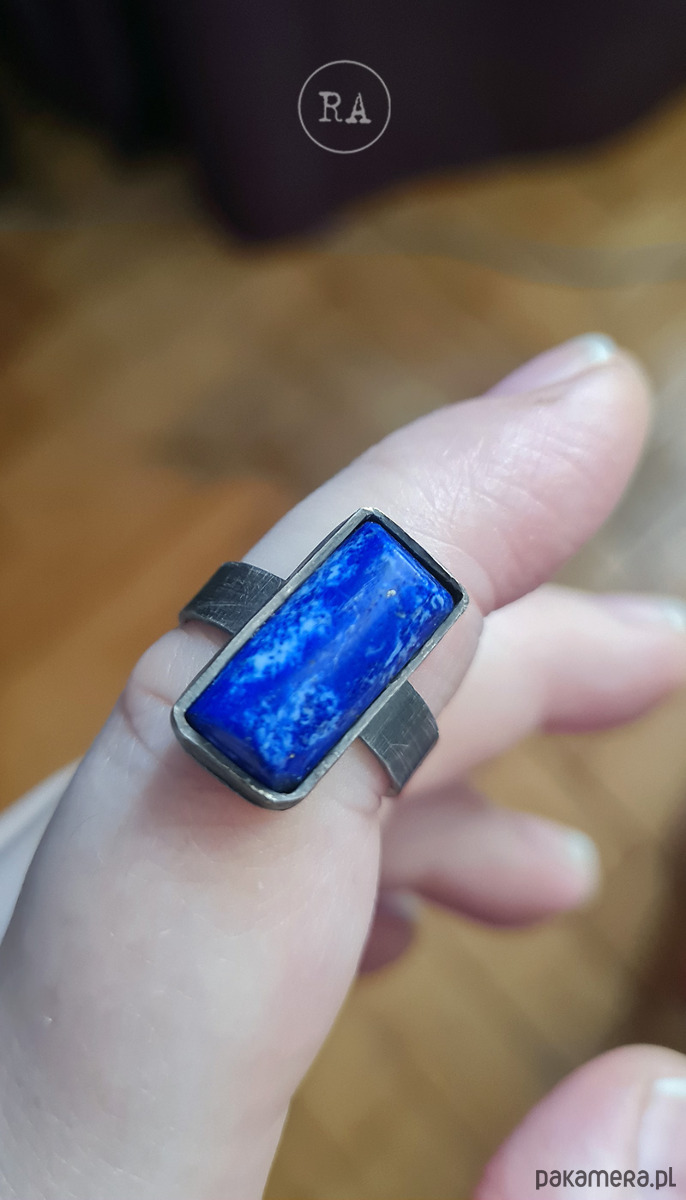 pierścionki srebrne Rozm. 16 pierścionek ze srebra, oksydowany, lapis lazuli 2