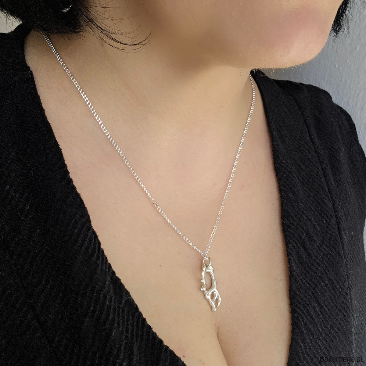 wisiory Ażurowy srebrny nieregularny wisior Smugi 2