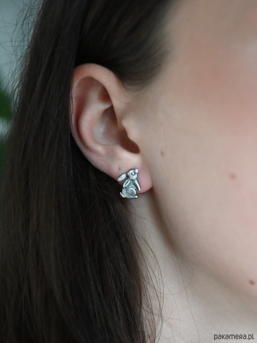 kolczyki srebrne Kolczyki srebrne z zajączkami szare małe 2