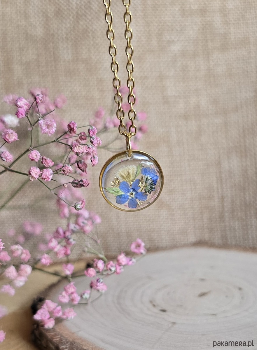 wisiory Łąka kwiatowa Złota zawieszka złoty wisiorek kwiaty żywica 1