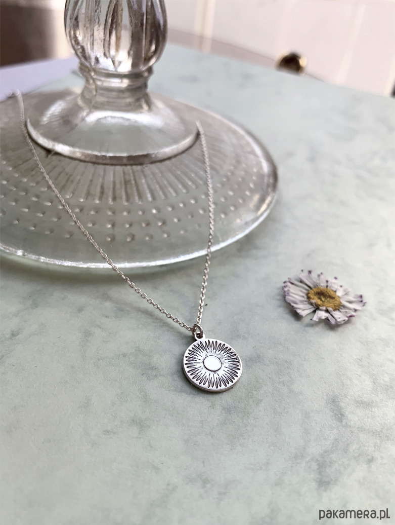 wisiory Daisy - Naszyjnik medalion- Stokrotka 3