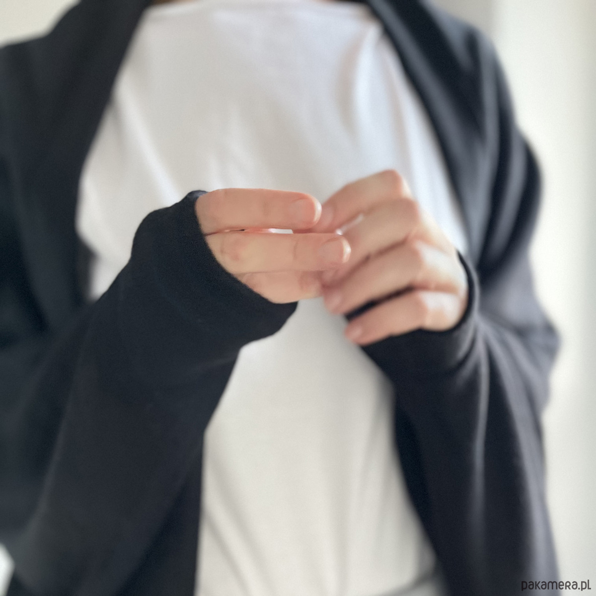 swetry damskie  Sweter wdzianko grubsze czarne 5