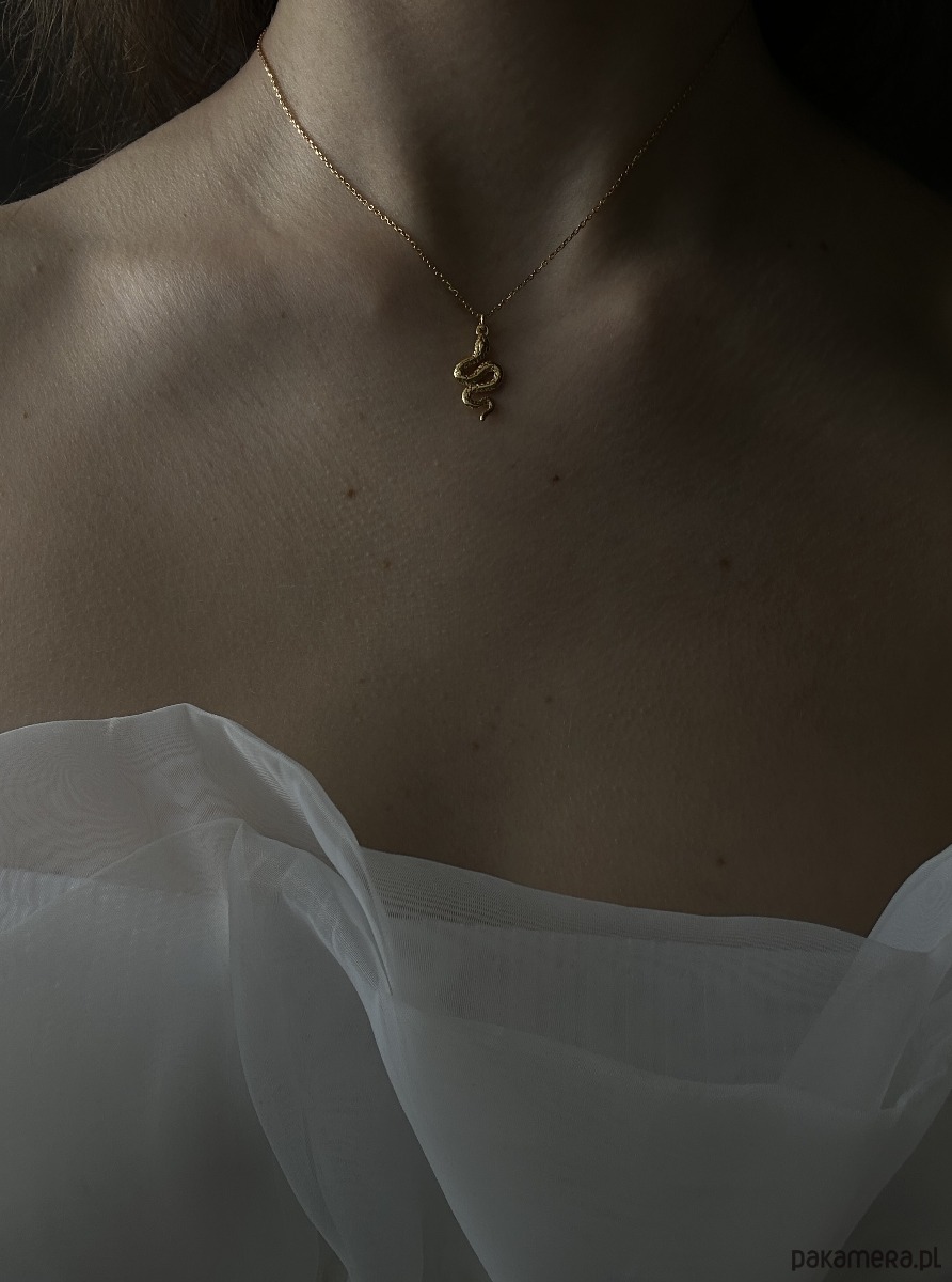 złote naszyjniki Złoty naszyjnik z gniecionym wężem 4