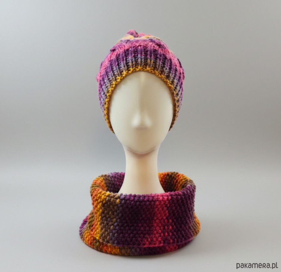 czapki damskie 6916 Dzianinowy Zestaw Winter Sunset: Czapka i Komin 1