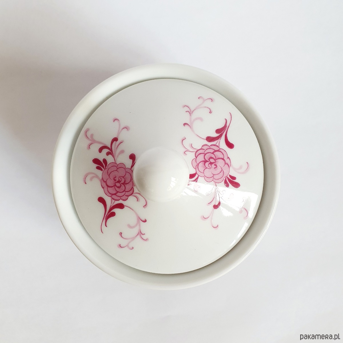 świeczniki i świece Świeca sojowa w zabytkowej cukiernicy 3