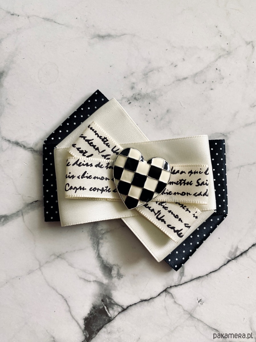 broszki Brosza Black & White z sercem z szachownicy  NEW 7