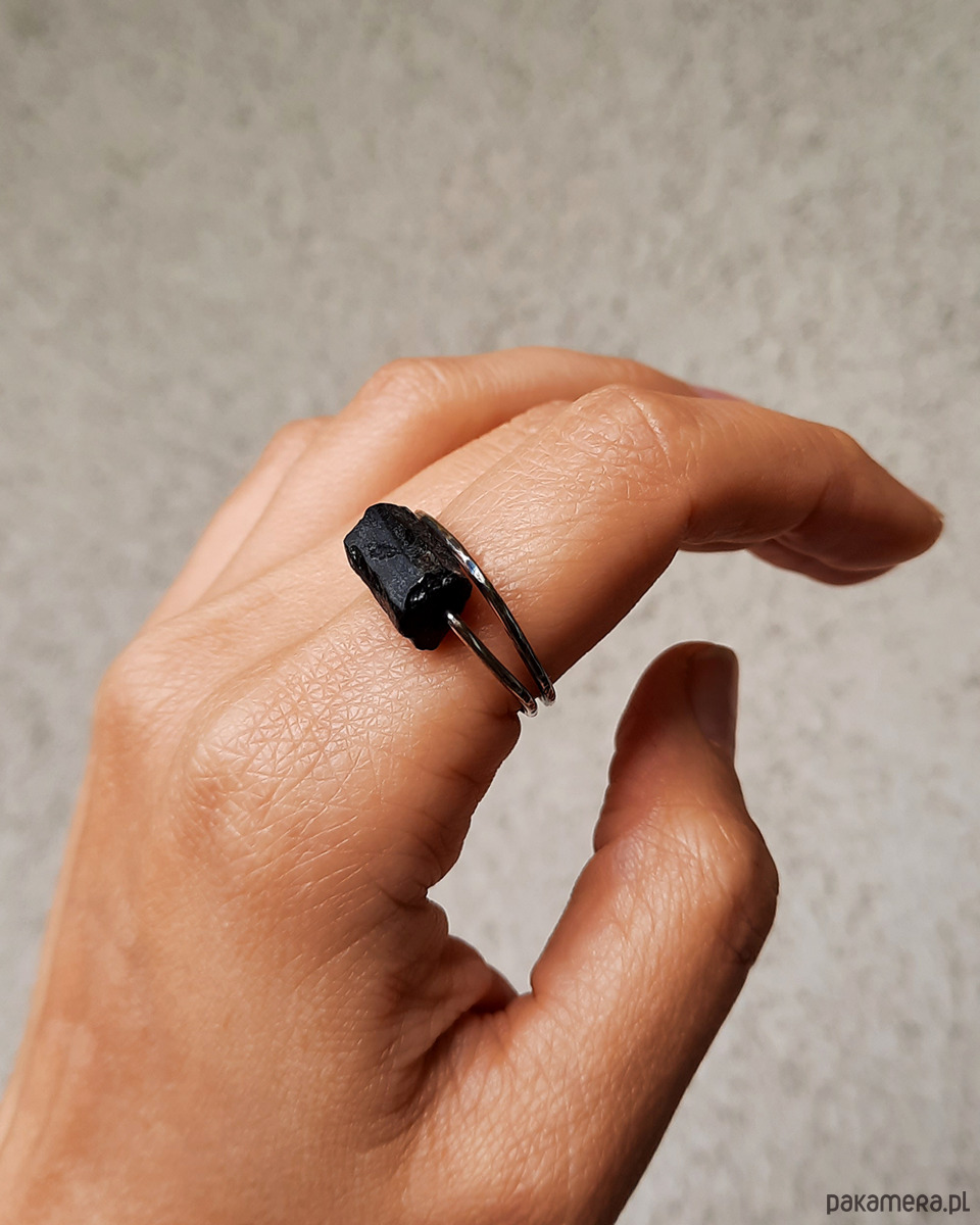 srebrne naszyjniki Naszyjnik Pierścionek z łańcuszkiem BLACK amulet 2