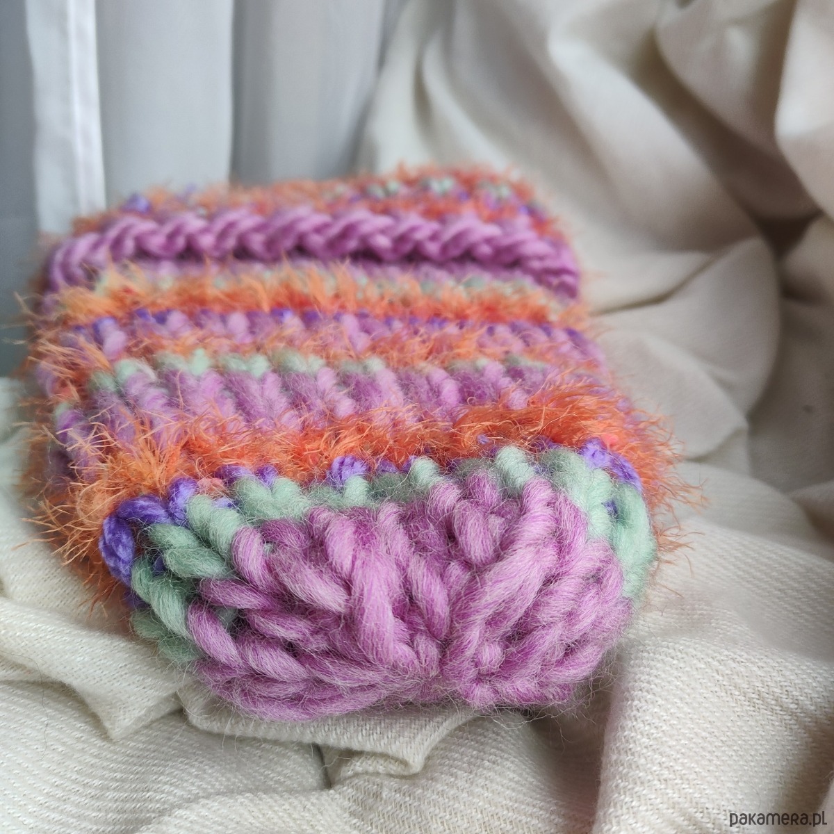 czapki damskie Wełniana kolorowa czapka na drutach WOOLLY mint and pink 1