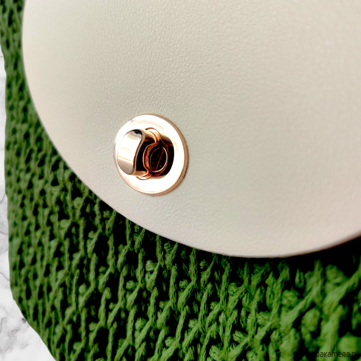 torby na ramię Zielona torebka kuferek z klapką ecru 4