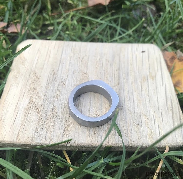 biżuteria męska Stalowy pierścionek sygnetowy 4