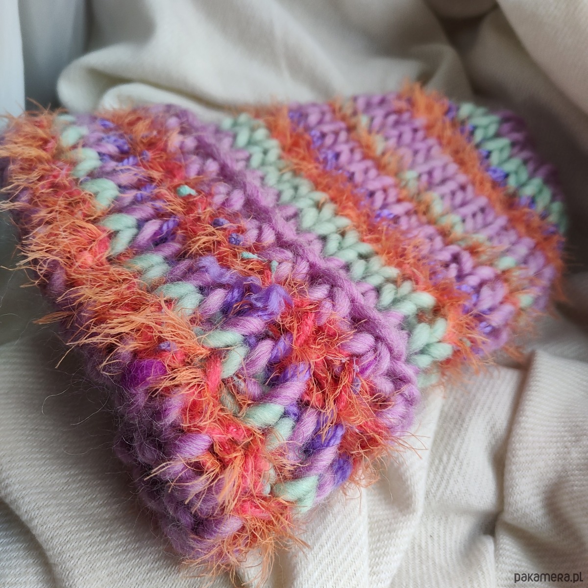 czapki damskie Wełniana kolorowa czapka na drutach WOOLLY mint and pink 2